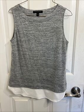 Banana Republic Heather Gray Sleeveless Layered Hem sweater tank with White Trim